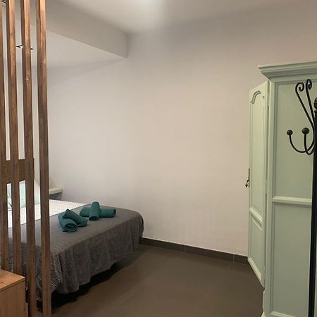 Estudio Puerta Del Sol Aguilar Bagian luar foto