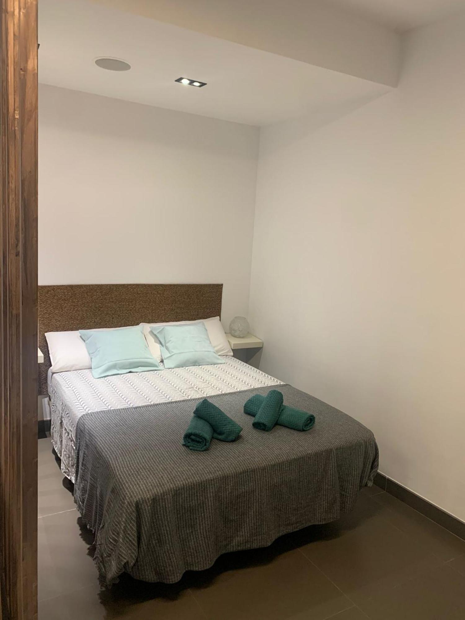 Estudio Puerta Del Sol Aguilar Bagian luar foto